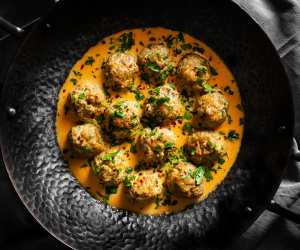 Turkey recipes | Red Curry Turkey Meatballs with Thai Peanut Sauce