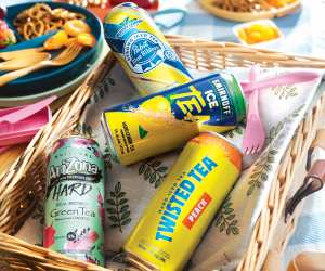 Summer drinks | Hard iced teas in a picnic basket